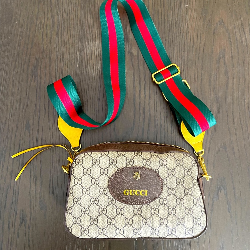 GUCCI NEO VINTAGE GG SUPREME MESSENGER BAG